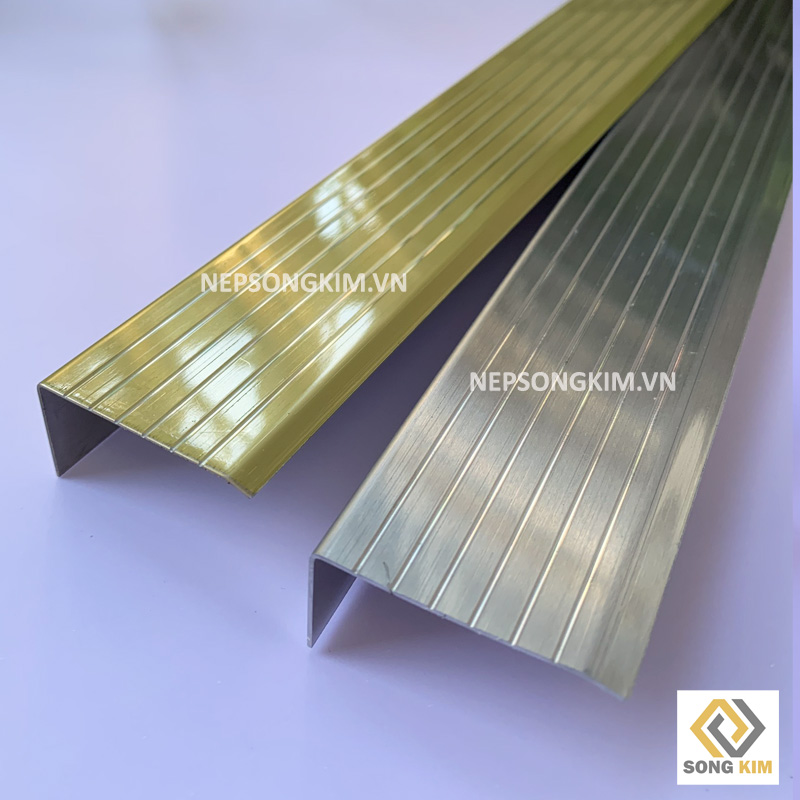 lập là inox trang trí