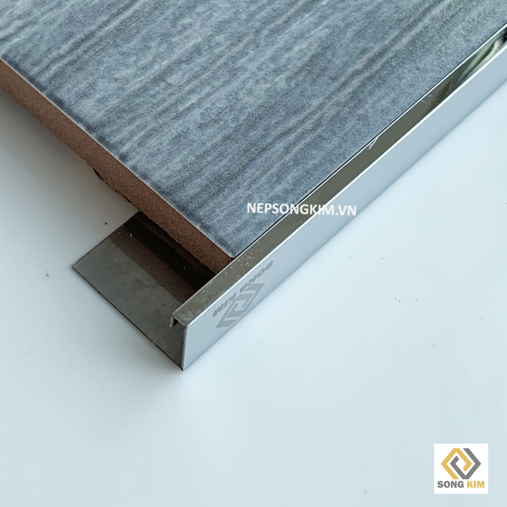Nẹp Inox Góc L Bạc Bóng 10H