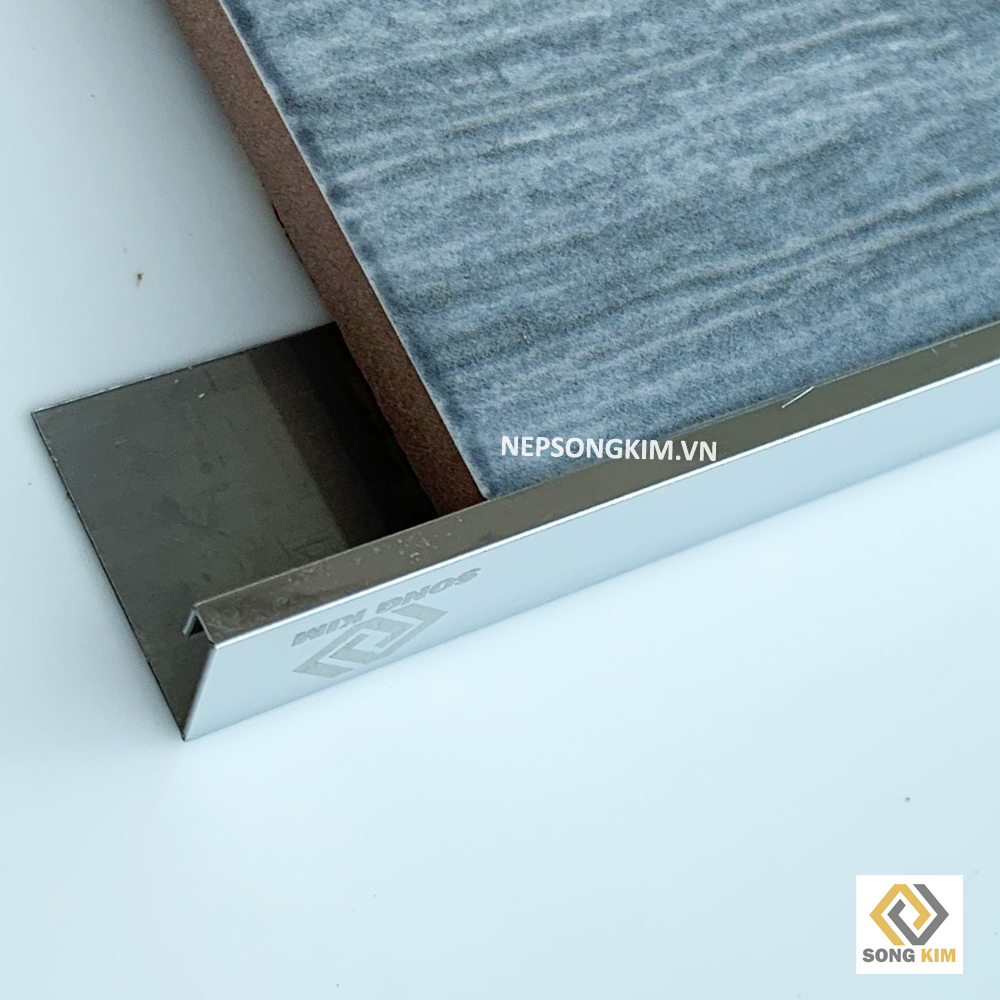 Nẹp Inox Góc L Bạc Bóng 12H