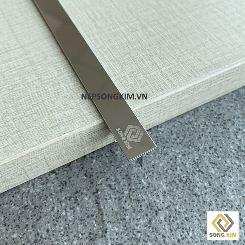 phân biệt nẹp inox chữ t