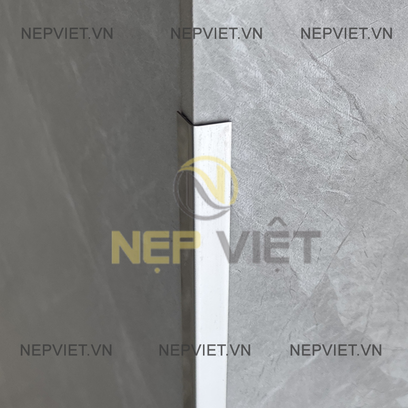 Nẹp inox V10 bạc xước