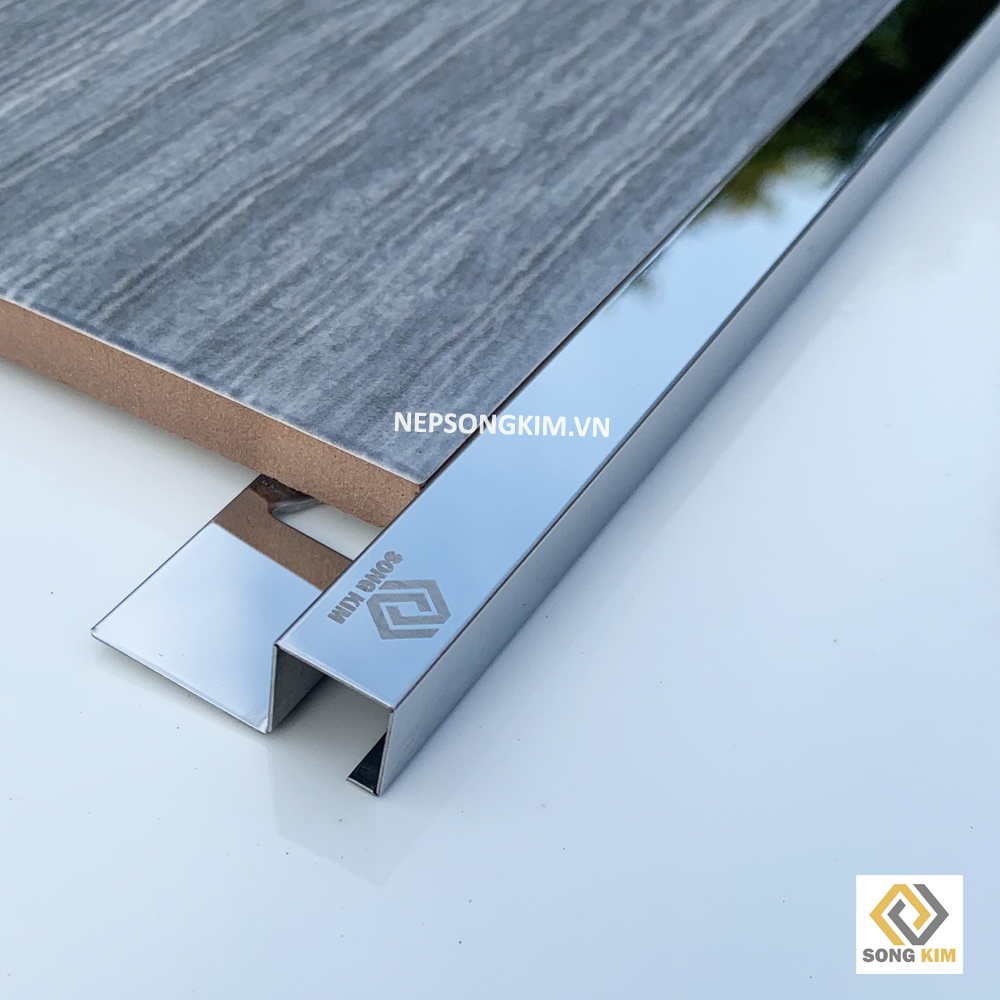 Nẹp Inox Góc Vuông Ngoài Bạc Bóng 10H
