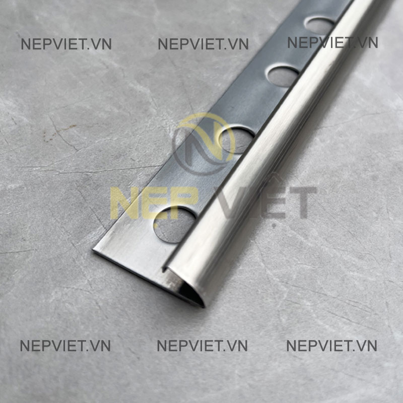 Nẹp inox bo góc tròn bạc xướt