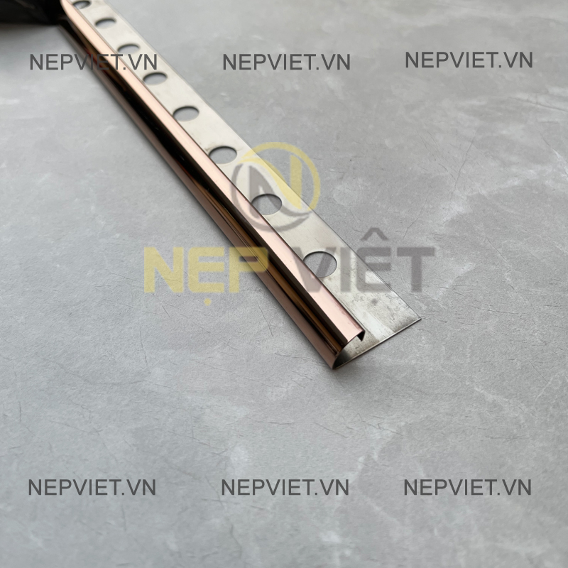 nep-inox-bo-goc-tron-hong-bong2